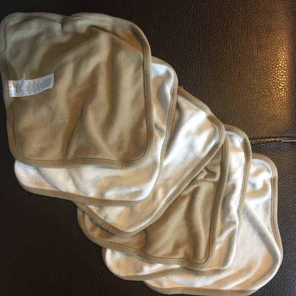 Baby robe, towel, and wash cloths - Picture 5 of 5